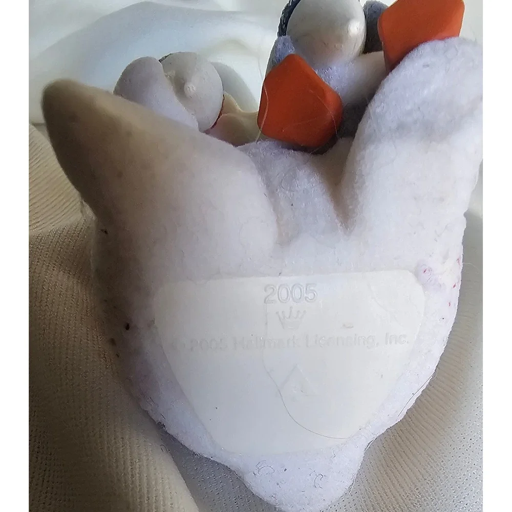 VTG 2005 Hallmark Keepsake Ornament Polar Bear and Penguin with Snow Cones